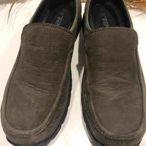 TEVA green leather suede slip on round toe outdoor